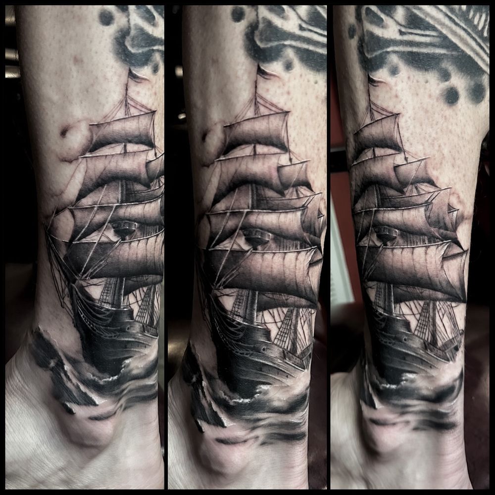 Lucarelli Body Art Logo