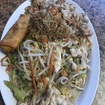 Chinese Valley - Chicken chowmein - Chinese Near Me - El Paso, Texas Chinese Valley - Chicken chowmein - Chinese Near Me - El Paso, Texas
