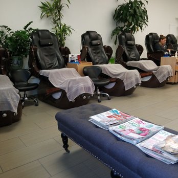 Lilacque Nail & Beauty Bar - Nail Salons Near Me - Oxnard, California