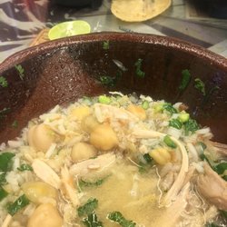 Caldo de gallina antes de pedir un refill.