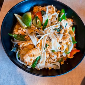 Lulu's Thai Noodle Shop - Drunken Noodles w/ Chicken (GF) - Asian Fusion Near Me - Westwood, Kansas Lulu's Thai Noodle Shop - Drunken Noodles w/ Chicken (GF) - Asian Fusion Near Me - Westwood, Kansas