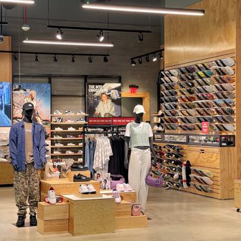 Vans - Shoe Stores Near Me - Manhattan Beach, California Vans - Shoe Stores Near Me - Manhattan Beach, California