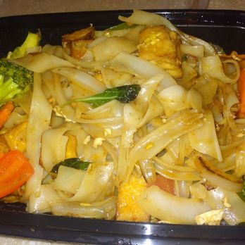 Thailicious - Drunken noodles with tofu - Thai Near Me - Charleston, South Carolina Thailicious - Drunken noodles with tofu - Thai Near Me - Charleston, South Carolina