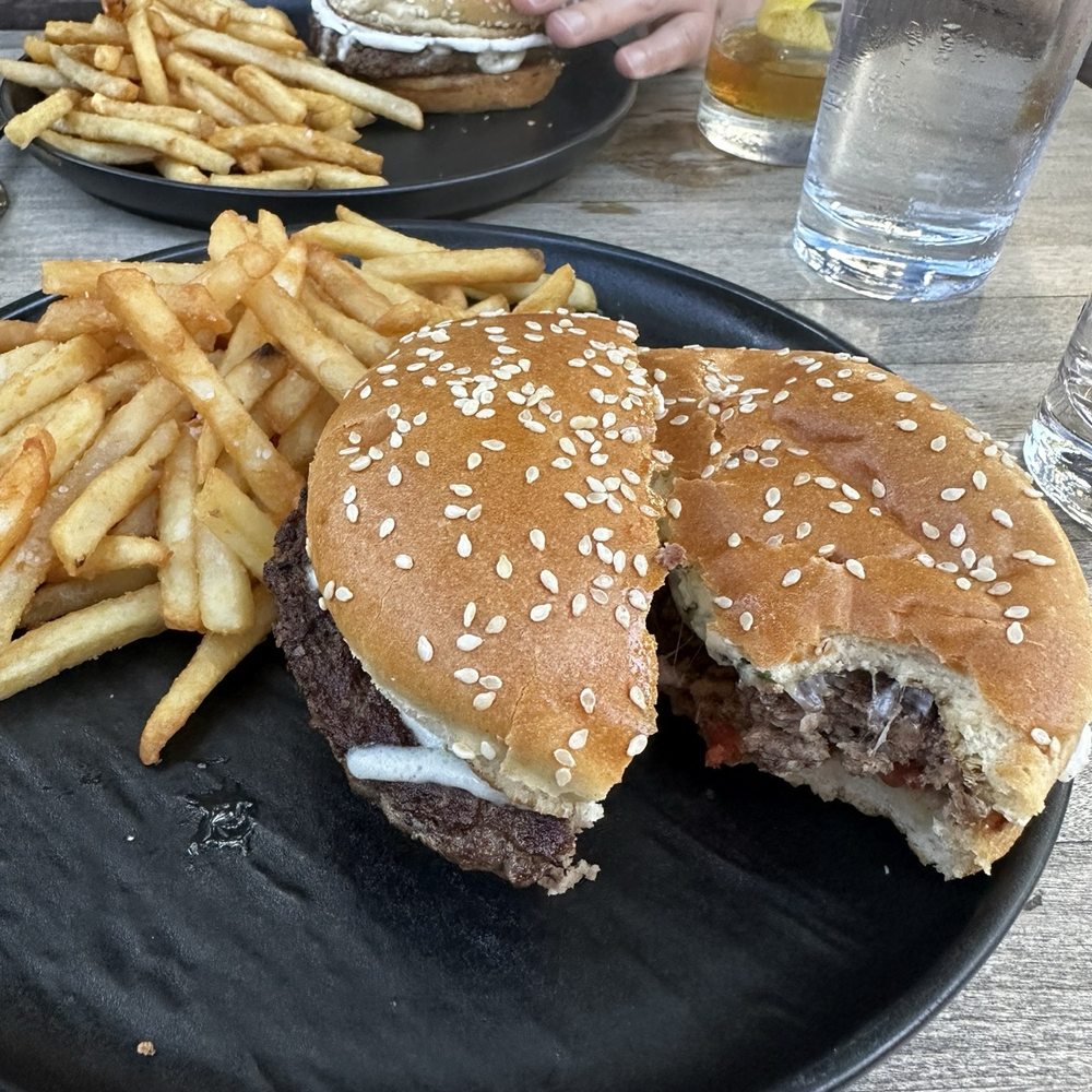 APO burger