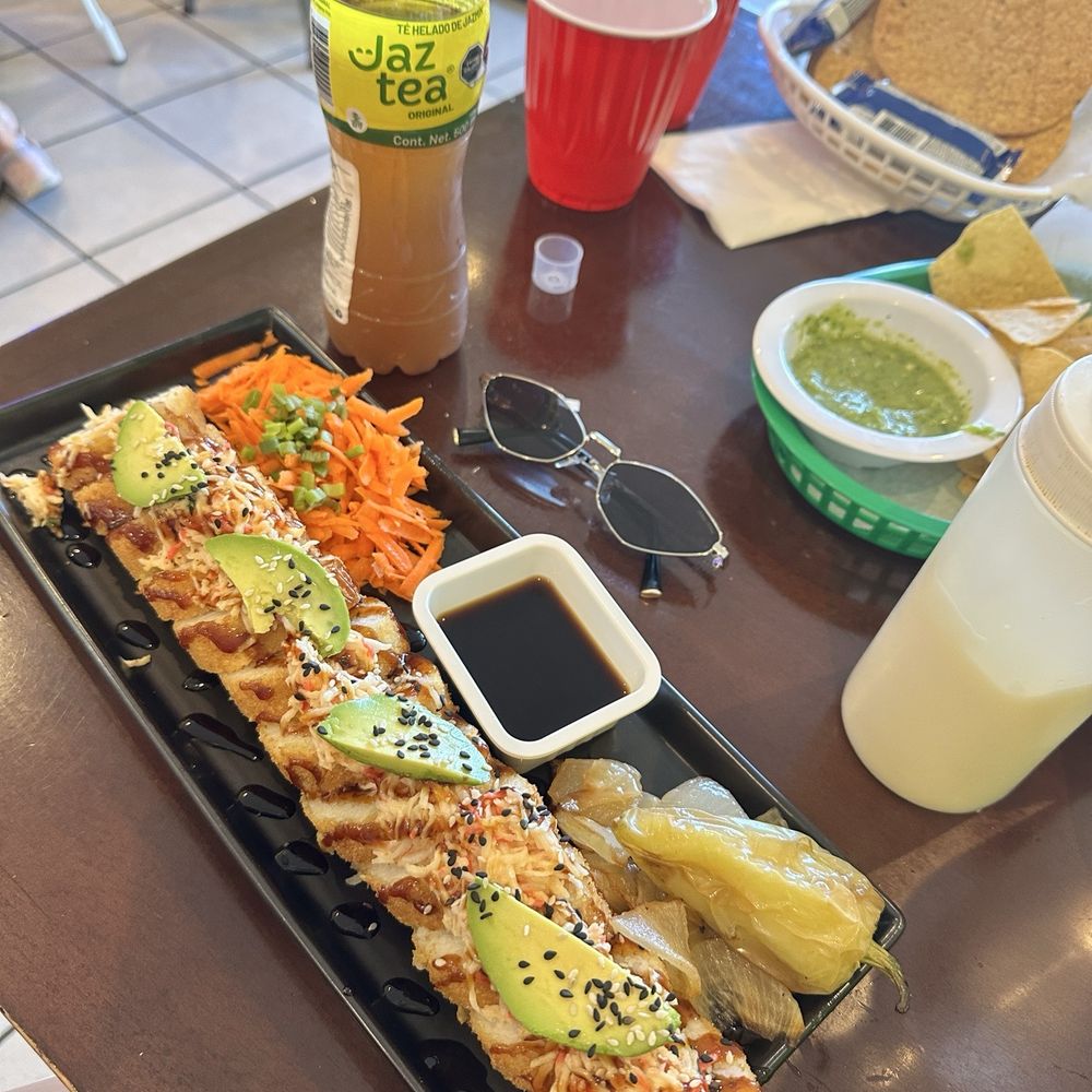 Guamuchiloto roll