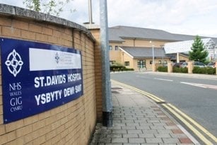 St David's Hospital by null