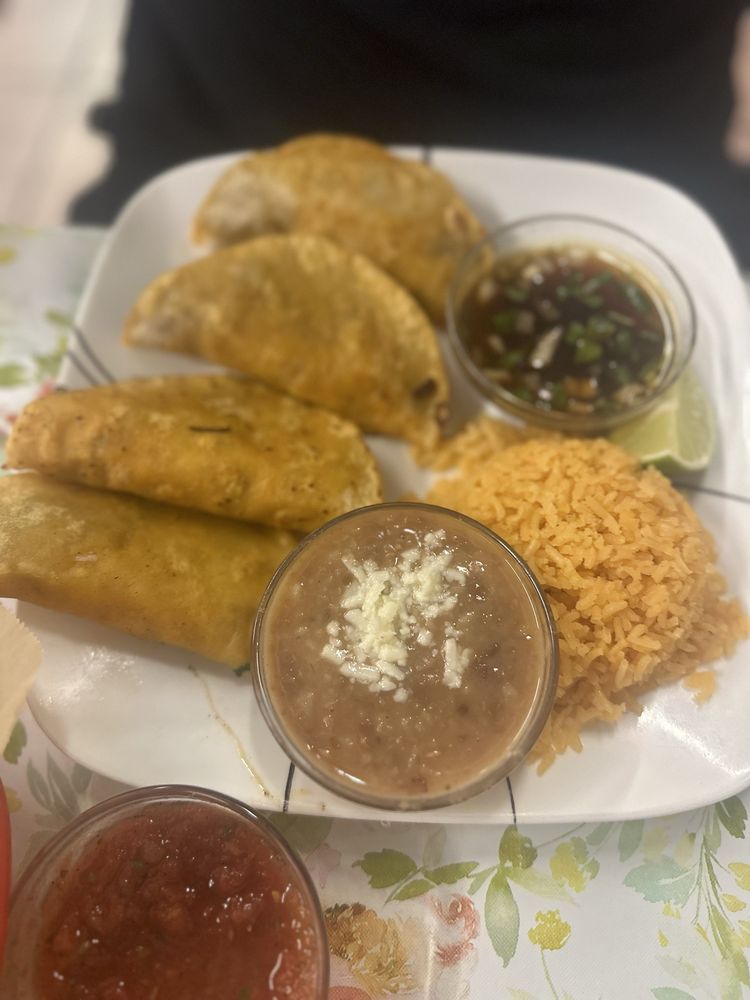 La Mexicana Gonzalez — Mexican restaurant in Adel
