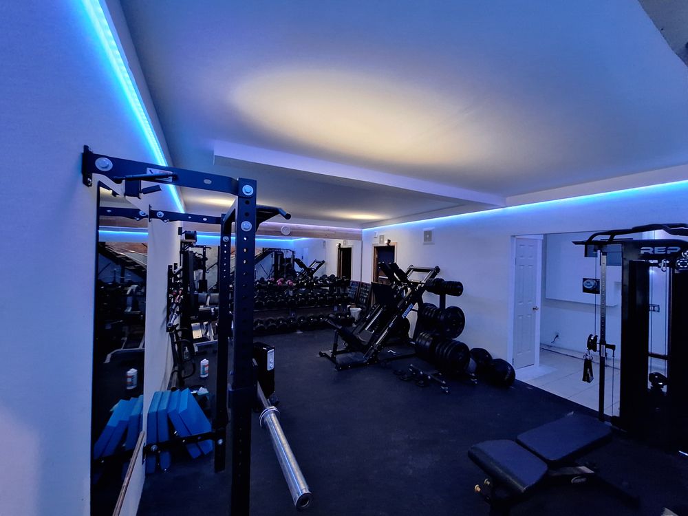 5th Ave Fitness Logo