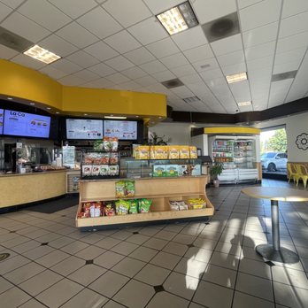 La Ca Bakery & Cafe - Inside - Vietnamese Near Me - Hayward, California