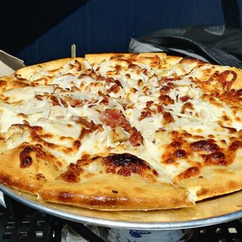 Blackbeard's Brewing - Chicken bacon ranch pizza - Brewpubs Near Me - Westport, Washington