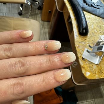 Helena Nails & Spa - Ombe! - Nail Salons Near Me - Denver, Colorado