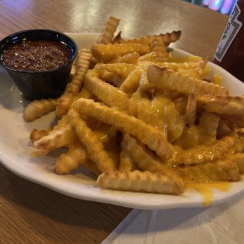 Candlelight Inn - Chili cheese fries - American Near Me - Scarsdale, New York