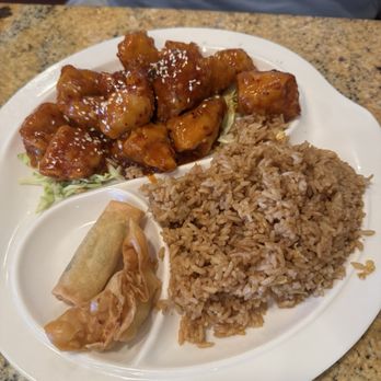 Dove M Bistro - Sesame chicken lunch plate - Chinese Near Me - Marana, Arizona