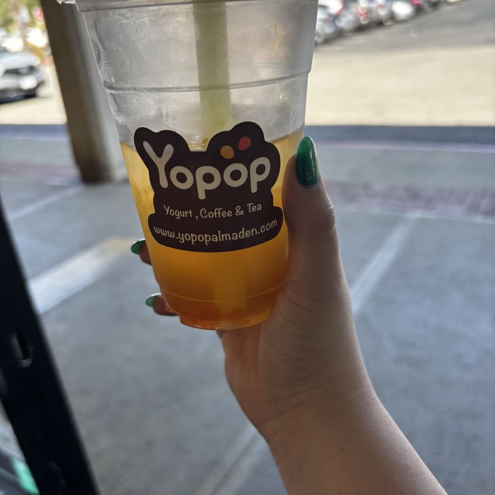 Peach Fruit Tea, with jelly that I did not want. Peach Fruit Tea, with jelly that I did not want.