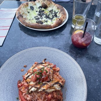 Cibo Waterfront Cafe - Chicken and pizza - Mediterranean Near Me - Winnipeg, Manitoba