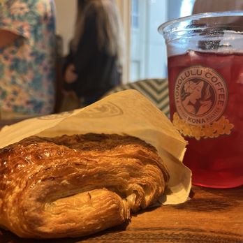 Honolulu Coffee - Moana Surfrider - Ham & Swiss croissant and iced tea - Coffee & Tea Near Me - Honolulu, Hawaii Honolulu Coffee - Moana Surfrider - Ham & Swiss croissant and iced tea - Coffee & Tea Near Me - Honolulu, Hawaii