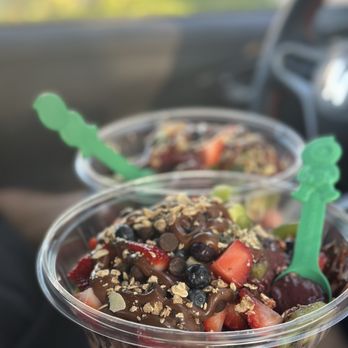 Menchie's Winthrop Town Centre - Acai bowl - Ice Cream & Frozen Yogurt Near Me - Riverview, Florida
