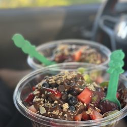 Menchie's Winthrop Town Centre - Acai bowl