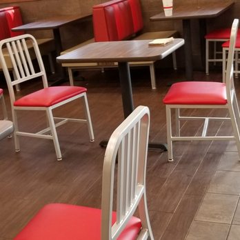 Arbys - Messed dining area - Fast Food Near Me - Memphis, Indiana