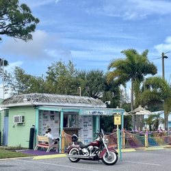 Sno Hut - A great day for a ride to the Sno Hut