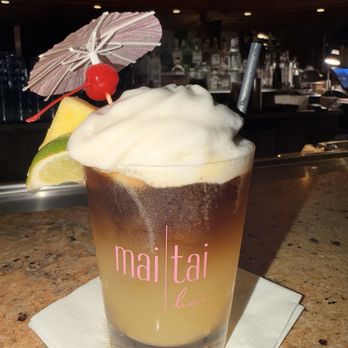 Mai Tai Bar - Mai Tai with flavored foam - Cocktail Bars Near Me - Honolulu, Hawaii