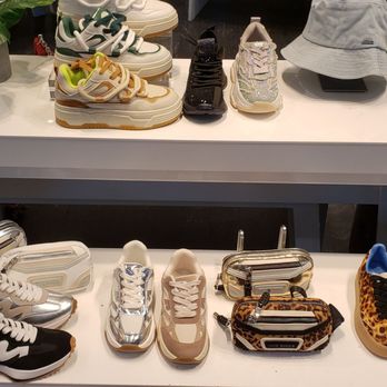 Steve Madden Shoes - Shoe Stores Near Me - Pembroke Pines, Florida Steve Madden Shoes - Shoe Stores Near Me - Pembroke Pines, Florida