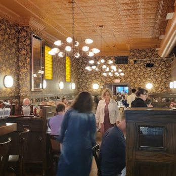 Monte Carlo - Restaurant seating - Steakhouses Near Me - Minneapolis, Minnesota