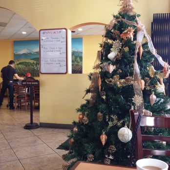 Greenleaf Cafe - Christmas time at Greenleaf Cafe in Whittier - Breakfast & Brunch Near Me - Whittier, California