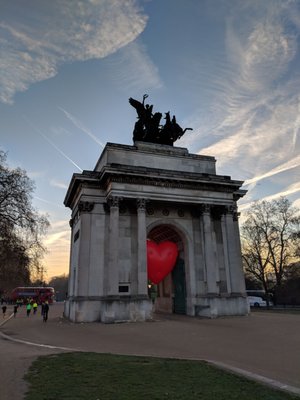 Wellington Arch by null