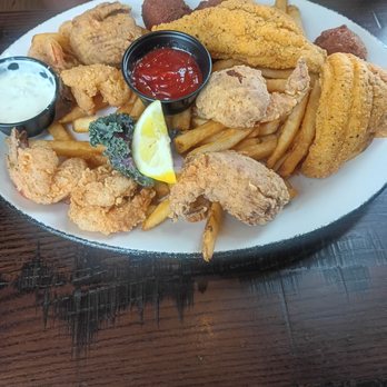 The Chimes - Seafood boat load - Wine Bars Near Me - Lafayette, Louisiana