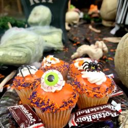 Zeppieri & Sons Bakery - Spooky cupcakes