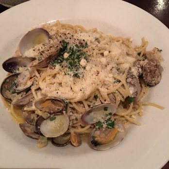 Zefferelli's - Clams in white wine sauce $19.50 - Italian Near Me - Vancouver, British Columbia Zefferelli's - Clams in white wine sauce $19.50 - Italian Near Me - Vancouver, British Columbia