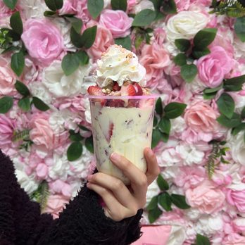 T’s - fresas con crema - Desserts Near Me - San Lorenzo, California T’s - fresas con crema - Desserts Near Me - San Lorenzo, California