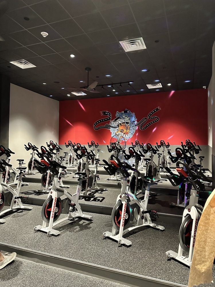 CRUNCH FITNESS MOBILE Updated October 2024 11 Photos 3250