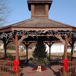 Buffalo Valley Lutheran Village - Christmas at the Gazebo at Buffalo Valley with Pebbles