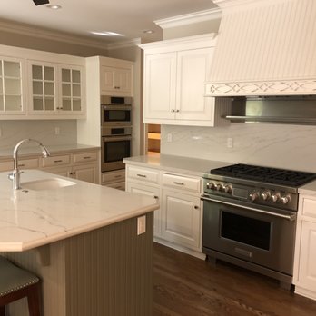 1. Roxana Cleaning Services & Robles Handyman