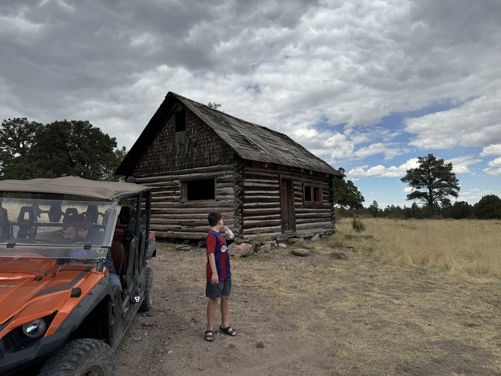 White Mountain Off-Road Logo