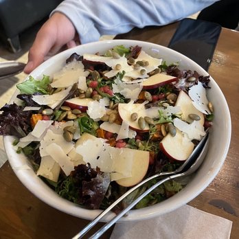 Bear Street Tavern - Winter salad - Pizza Near Me - Banff, Alberta Bear Street Tavern - Winter salad - Pizza Near Me - Banff, Alberta