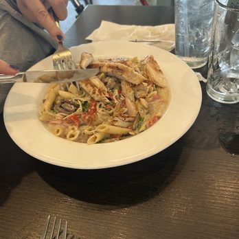 Circles Waterfront at Lands End Marina - Italian ITALIAN CHICKEN PASTA - Seafood Near Me - Apollo Beach, Florida