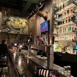 La Belle et la Boeuf - Bar area