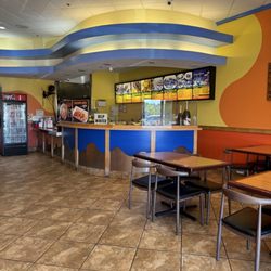 Ohana Hawaiian BBQ - Interior