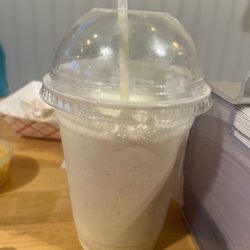 Lexie's - Vanilla shake