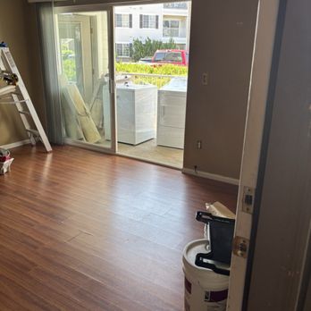 Shiply - Washer and dryer moved (painters were not finished yet, unfortunately -- I didn't even know they would be there). - Shipping Centers Near Me - London, XGL