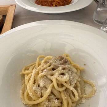 Ai Bozzi da Giovanni - Cacio e Pepe with figs. Yes, figs. - Seafood Near Me - Rome, RM Ai Bozzi da Giovanni - Cacio e Pepe with figs. Yes, figs. - Seafood Near Me - Rome, RM