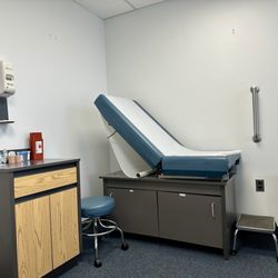 Pulmonologists PC - Another view of the patient room.