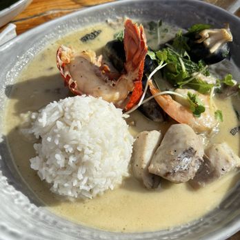 Duke's La Jolla - Seafood Hot Pot - New American Near Me - La Jolla, California Duke's La Jolla - Seafood Hot Pot - New American Near Me - La Jolla, California