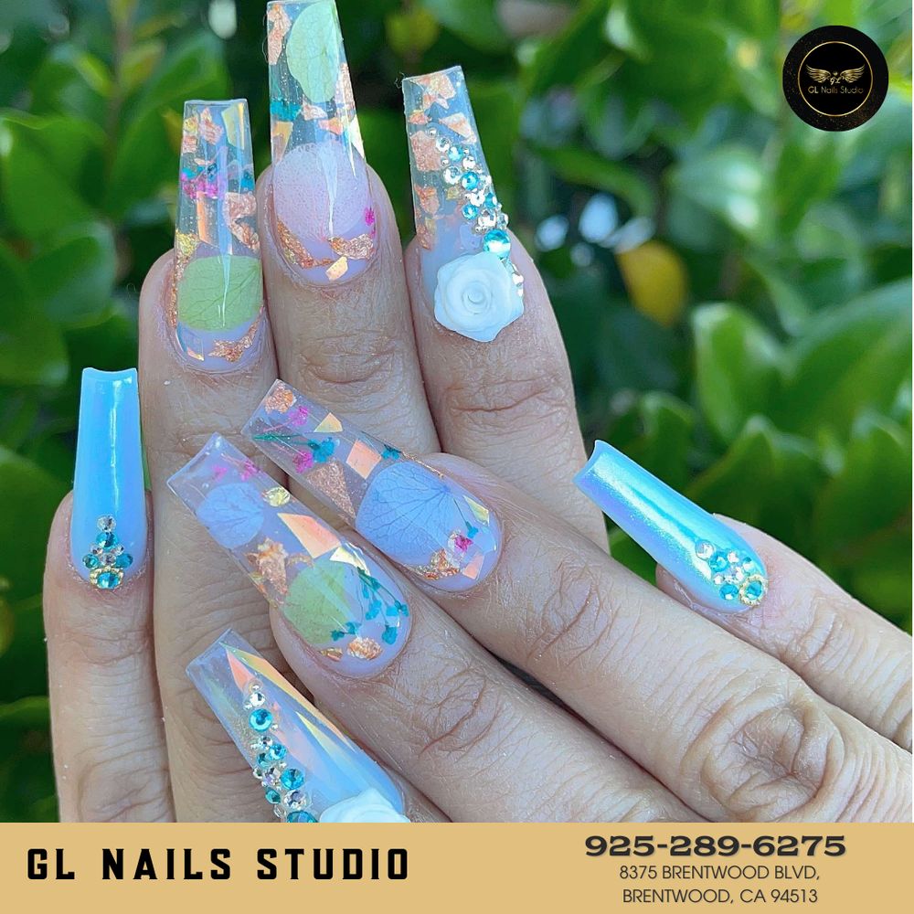 GL Nails Studio Logo
