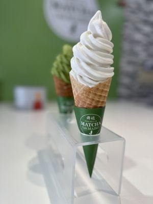 Photo of Premium Matcha Cafe Maiko - ホノルル, HI, US. Lemon yuzu soft serve on a cone