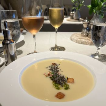 Auberge du Soleil - Potato Leek Soup - Hotels Near Me - Rutherford, California