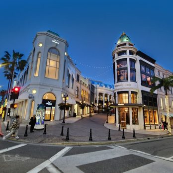 SB Chauffeuring & Tours - Limos Near Me - Santa Barbara, California SB Chauffeuring & Tours - Limos Near Me - Santa Barbara, California